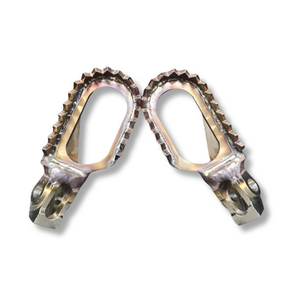 Mitigator Pro Foot Pegs Fits Ktm (EXC/XC-W/XC/SX) Husqvarna (TE/TX/TC)-Gasgas (EC/MC) 2024-2025 TBI Models
