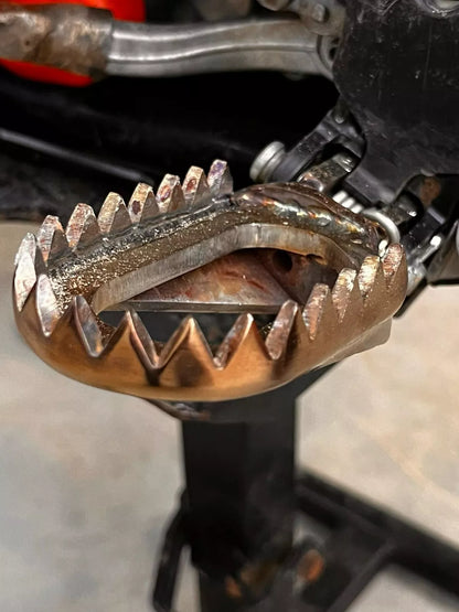 Mitigator Pro Foot Pegs Fits Beta Xtrainer 2015-2025 / Beta RR 2015-2019